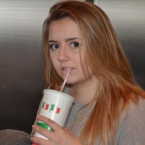 Meet your Posher, Caroline